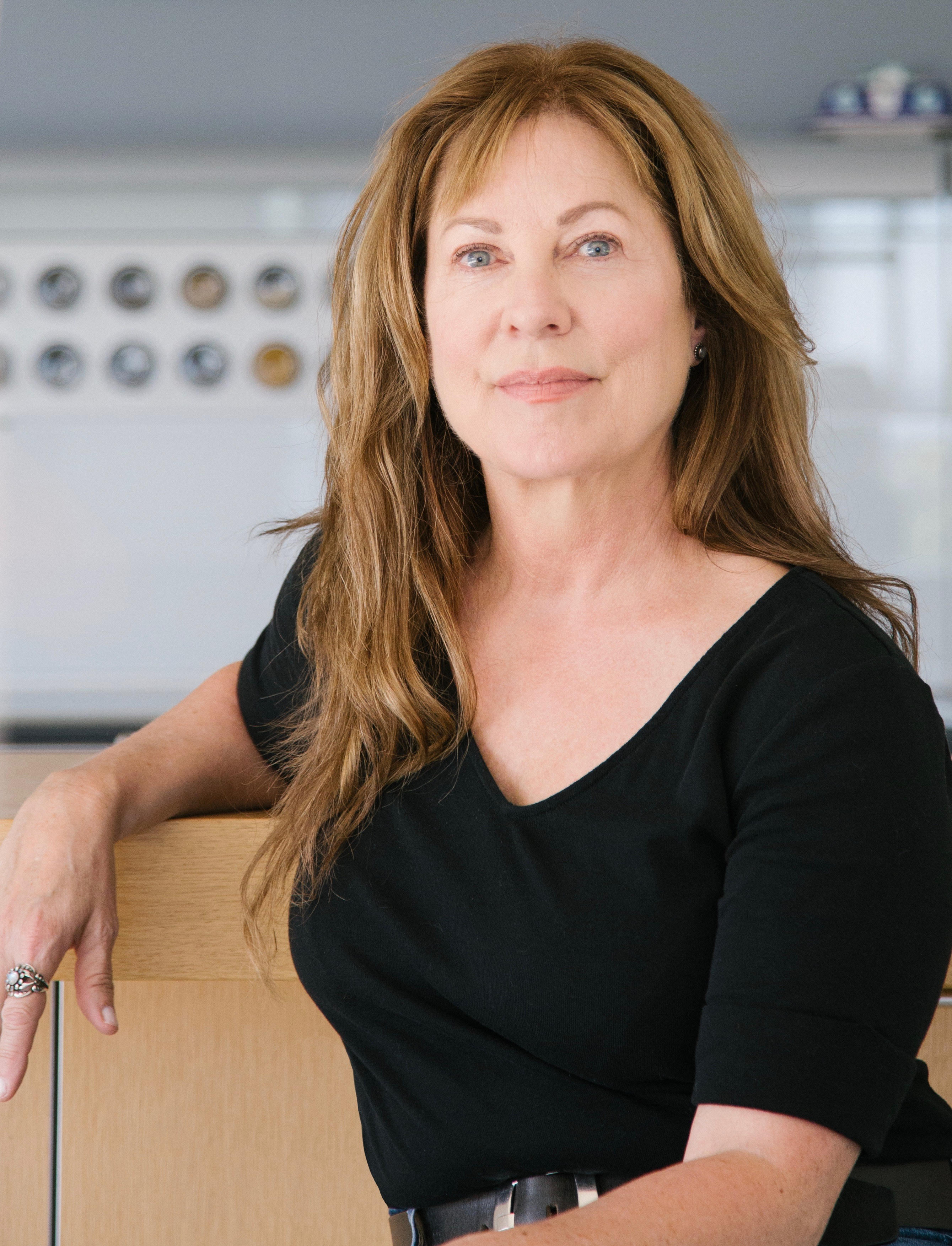 Portrait of author Samantha Silva